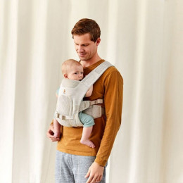 Ergobaby porte-bébé Aerloom Sable portage ventral maman